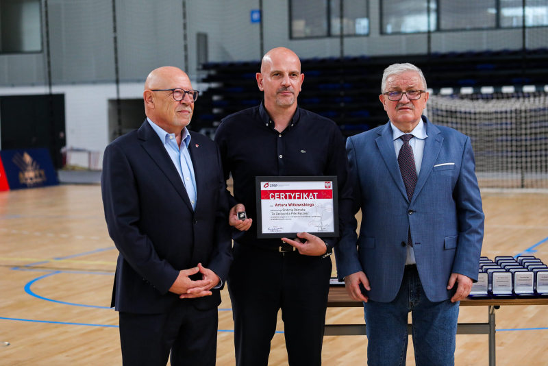 "Z parkietu do gabinetu". Artur Witkowski przejmuje stery w Puławach. Kim jest nowy prezes?