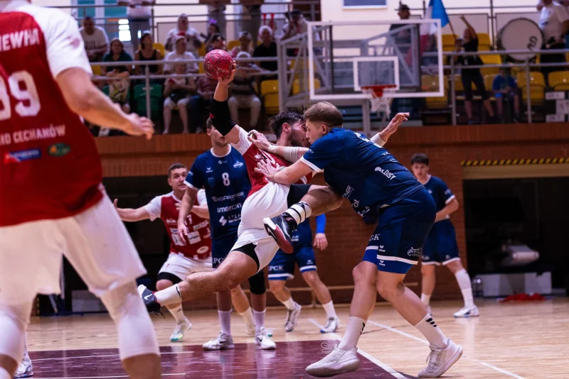 Liga Centralna: Liderzy odjadą? Kilka drużyn szuka przełamania