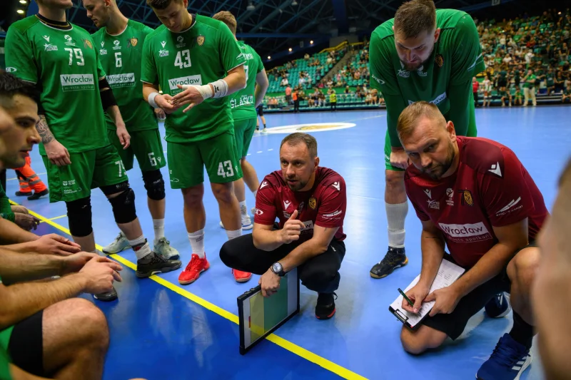 Liga Centralna Mężczyzn – kolejka 3: Śląsk rozstrzelał się w Kielcach, Padwa wygrywa w Białej, Pogoń lepsza w karnych. Grunwald liderem