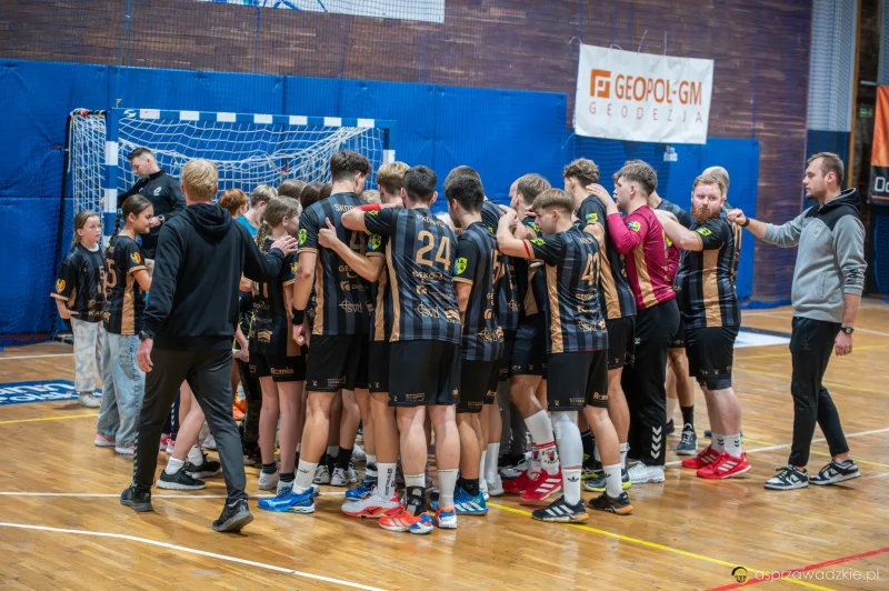 II liga gr. 4: dwa zespoły z kompletem zwycięstw po czwartej kolejce