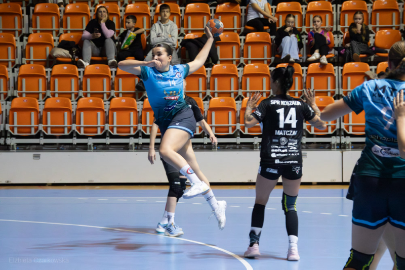 MMKS Jutrzenka Płock rozbiła Szczypiorniak, remis w hicie w Elblągu. Pierwsze zwycięstwo Kwidzyna