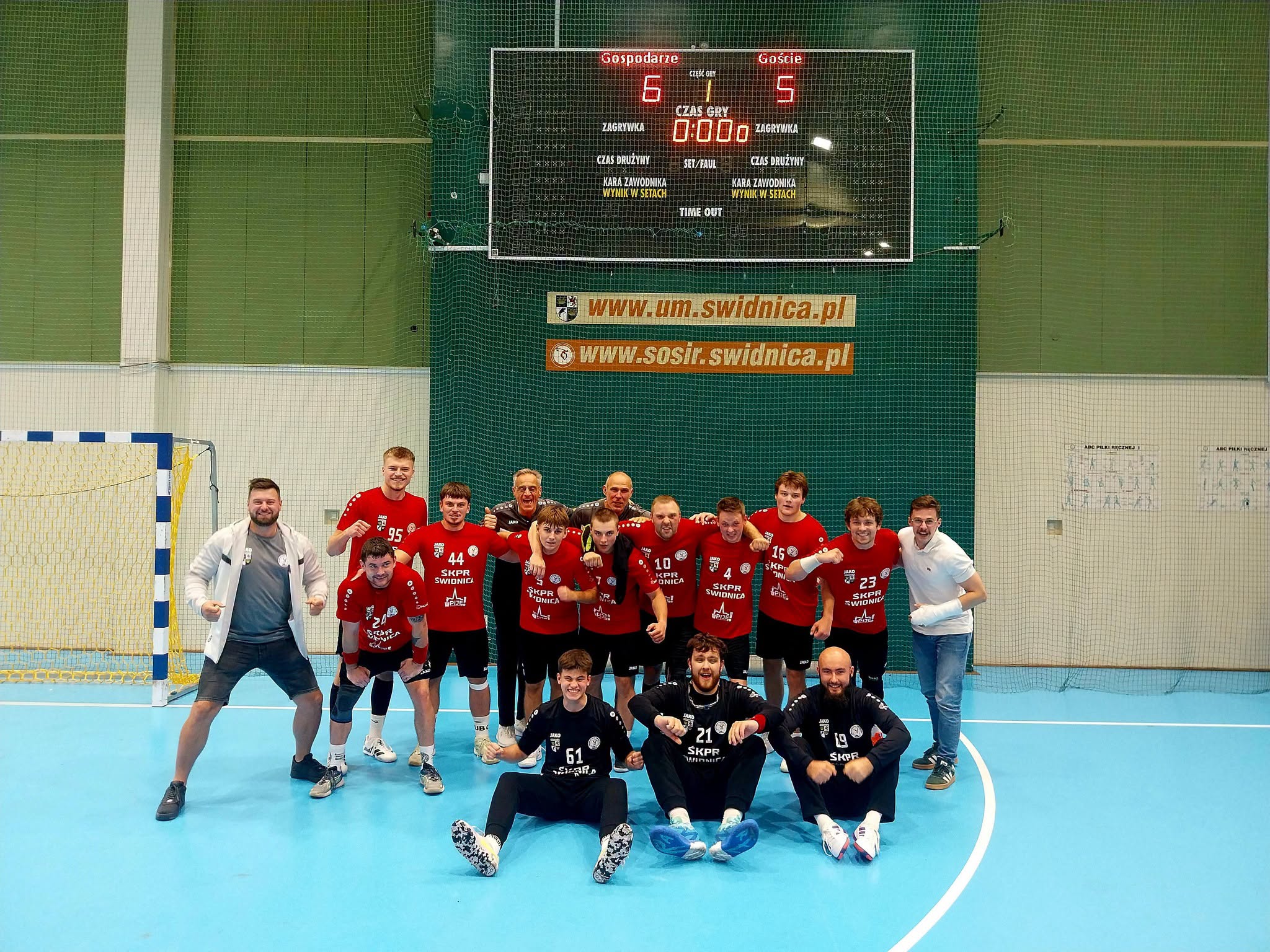 Świdnica z pierwszymi punktami w I lidze. Karny Olgierda Etela rozstrzygnął dopiero w siódmej serii