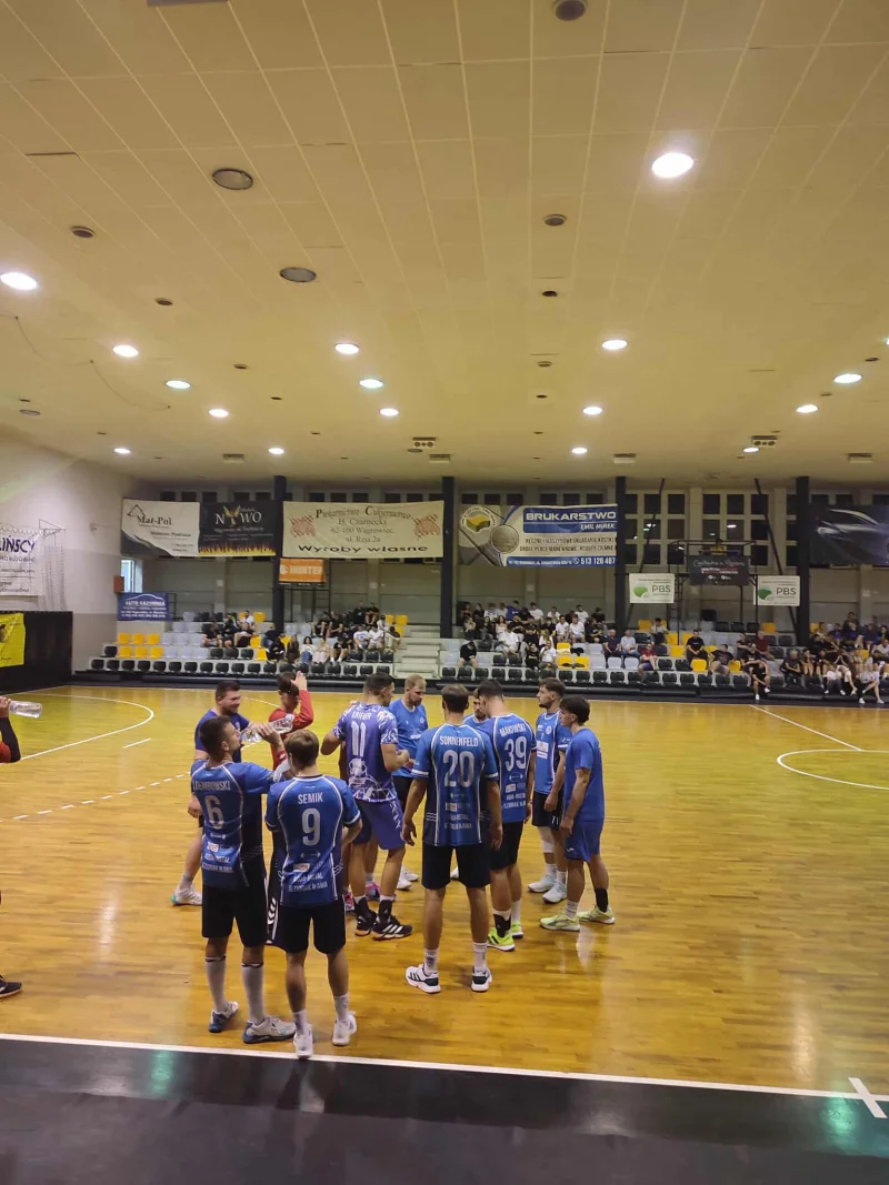 Jeziorak stawia na doświadczenie. Dwóch nowych graczy!