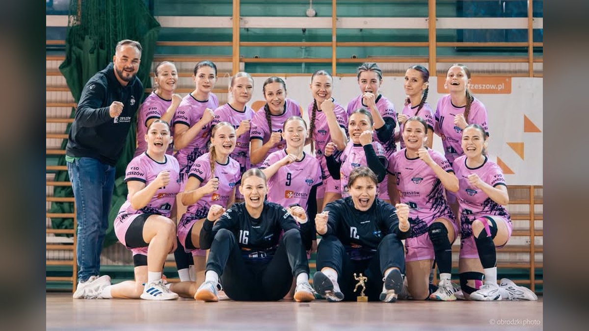 SPR Handball Rzeszów pokonał AZS AWF Warszawa 29:23. Zuzanna Perykasza wróciła po kontuzji
