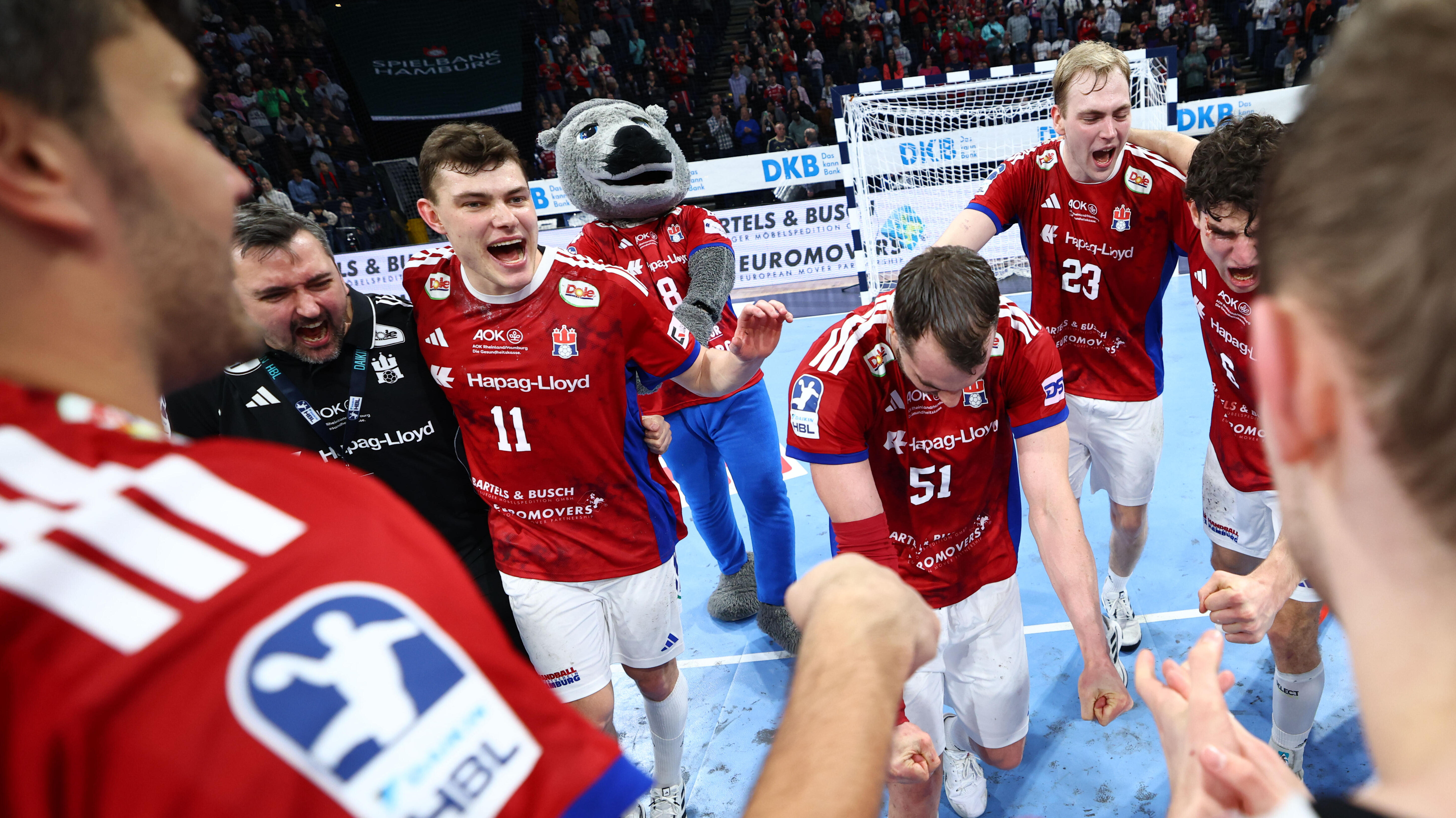 Thriller w Hamburgu i Stuttgarcie! Magdeburg rozgromił rywala po pierwszej porażce