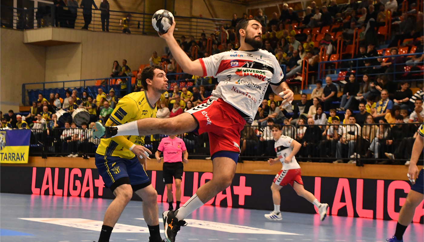 Walka o utrzymanie nabiera tempa - cenne wygrane Navy i Cuenki