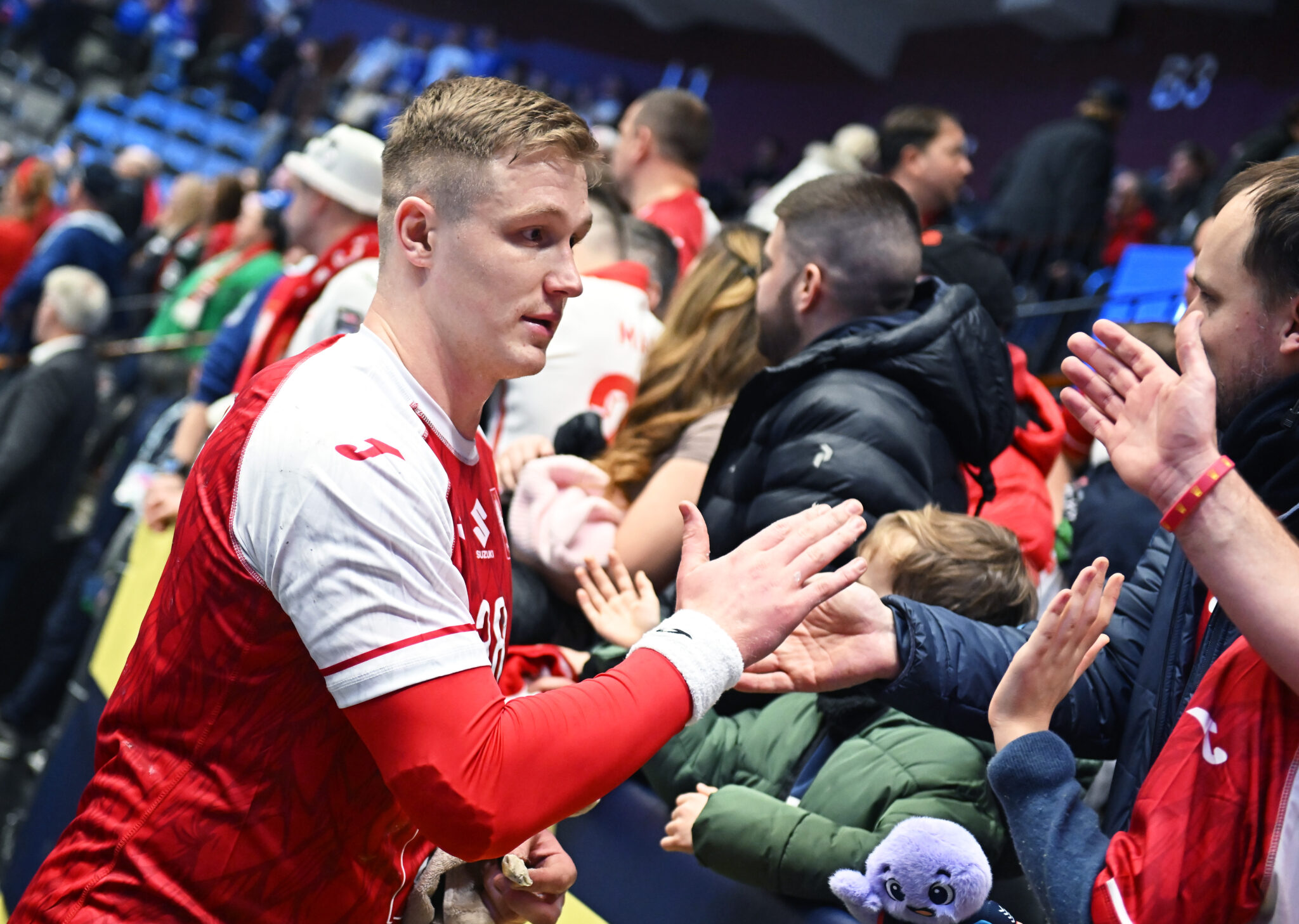 Kaczor w kadrze zamiast kontuzjowanego Macieja Gębali. Polacy szykują się na Łotwę