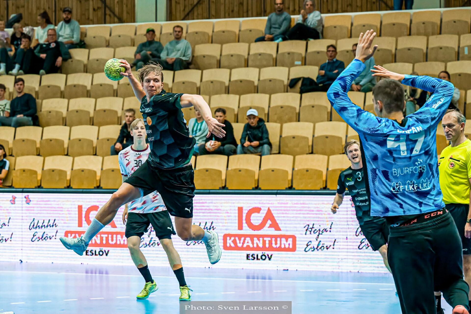 Söderström błyszczy w Division 2 - podwójnie nagrodzony zawodnik mistrza