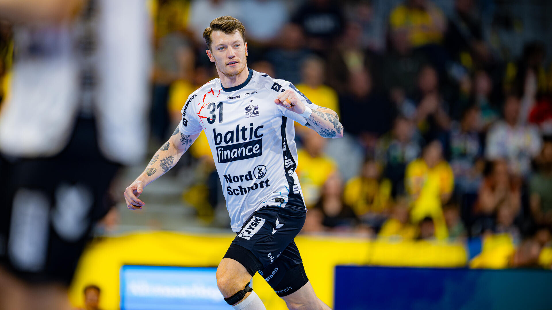 Flensburg wskakuje na drugie miejsce, Gummersbach kontynuuje zwycięską passę