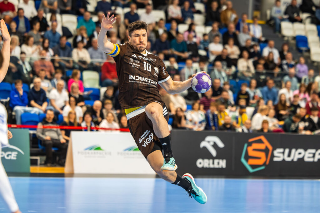 Industria bezlitosna w Mielcu. Kielczanie rozgromili Stal czternastoma bramkami