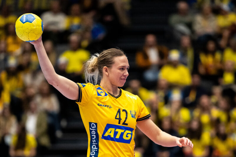 Jenny Carlson przenosi się do Bukaresztu i wraca na poziom Ligi Mistrzyń