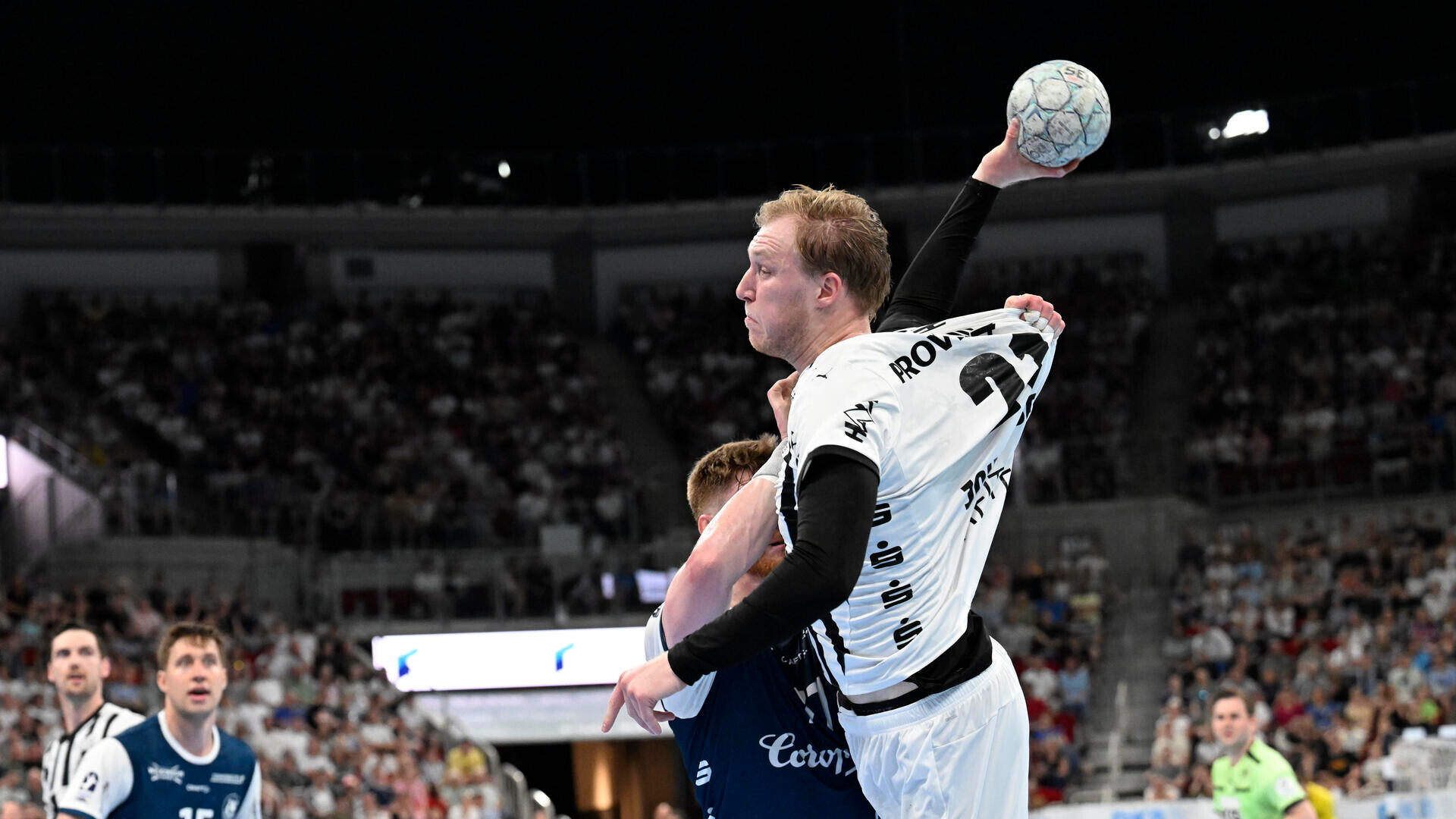 THW Kiel rozgromiło Bergischen HC i jedzie po trofeum EHF