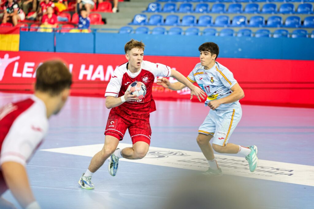 Polscy juniorzy przegrywają z Hiszpanią i żegnają się z marzeniami o medal