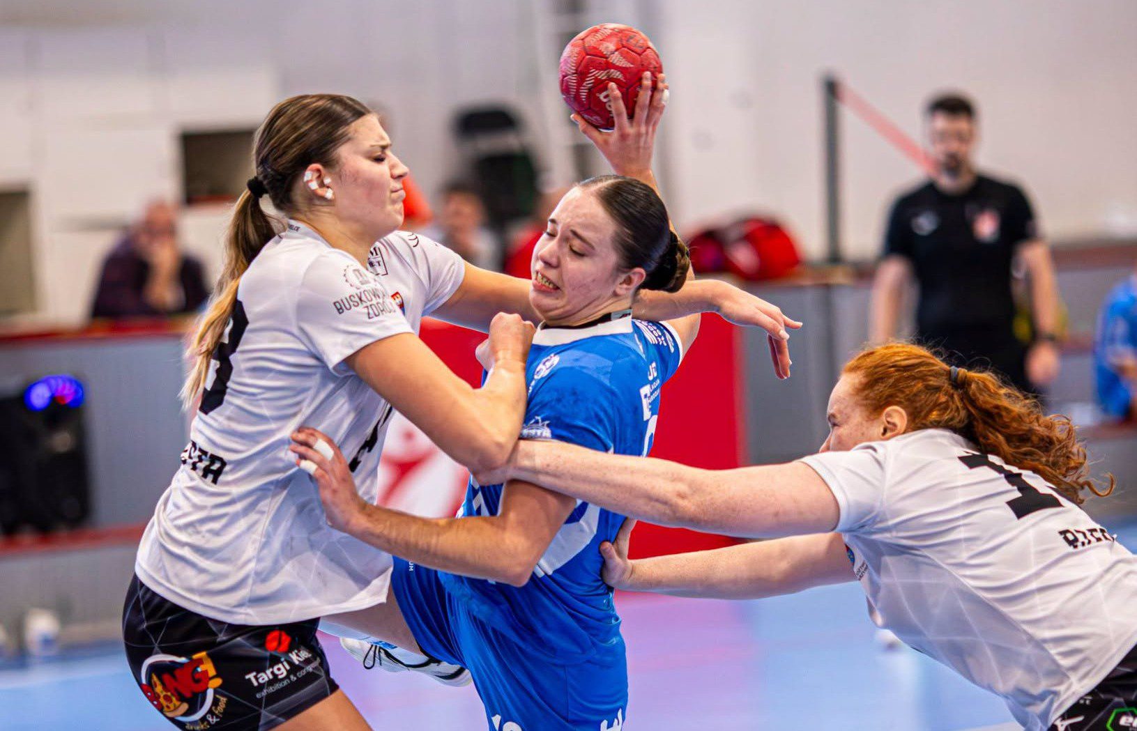 Korona Handball Kielce traci pierwsze punkty. Z Jutrzenką Płock 26:26, karne 3:0 dla kielczanek